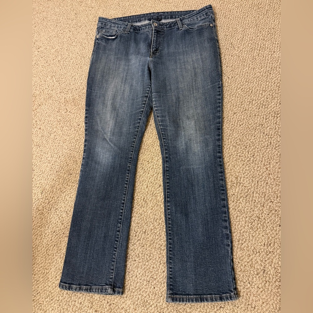 3/$25 Women’s Levi’s 14 Short